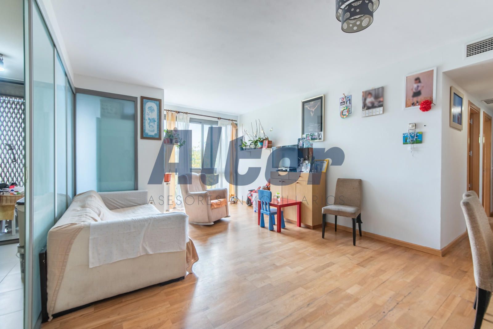 Living room of Flat for sale in  Madrid Capital  with Air Conditioner, Storage room and Swimming Pool