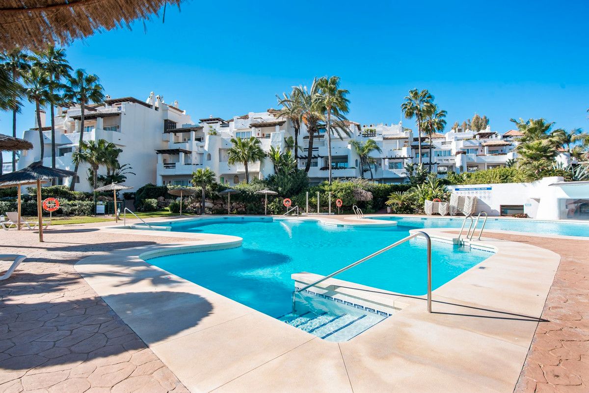 Exterior view of Flat for sale in Marbella  with Air Conditioner, Terrace and Storage room