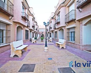 Vista exterior de Casa o xalet en venda en Mollina amb Aire condicionat, Terrassa i Balcó