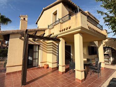 Casa amb balcó en venda a Hacienda del Álamo Golf