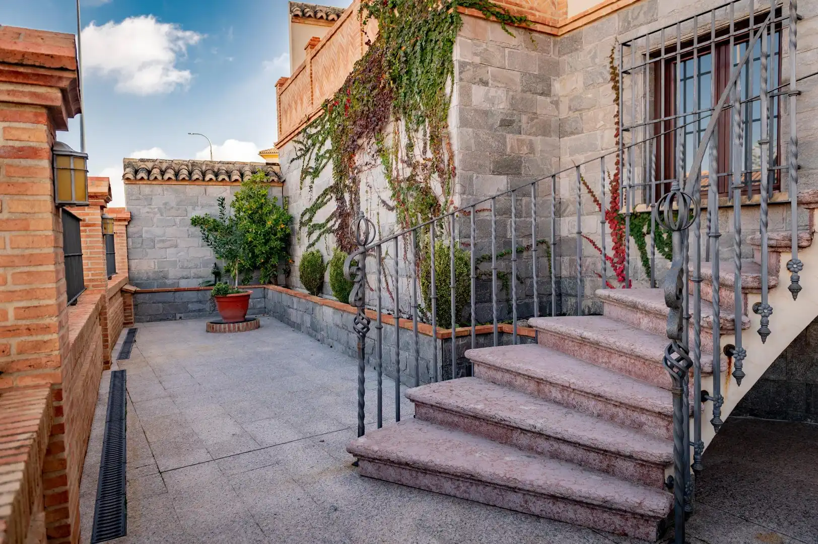Vista exterior de Casa o xalet en venda en Antequera amb Aire condicionat, Terrassa i Traster
