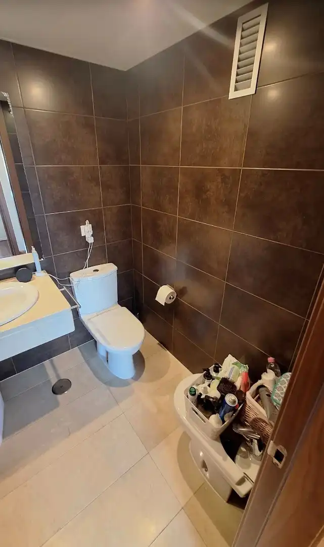 Bathroom of Flat for sale in Córdoba  with Air Conditioner, Heating and Parquet flooring