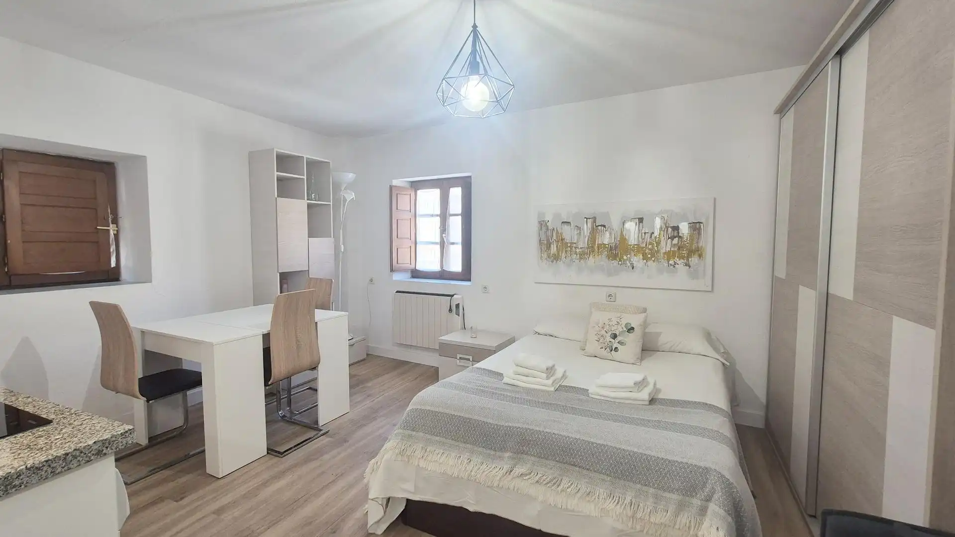 Bedroom of Study for rent in Salamanca  with Heating, Furnished and Balcony