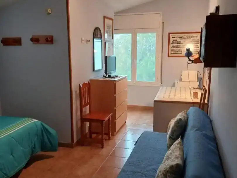 Dormitori de Loft de lloguer en Lleida amb Aire condicionat, Piscina i Moblat