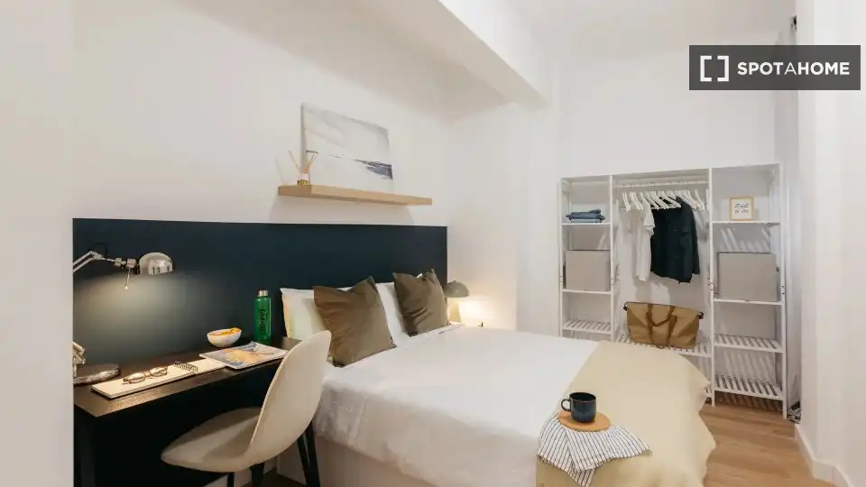 Bedroom of Flat for rent in Valencia  with Air Conditioner, Heating and Furnished