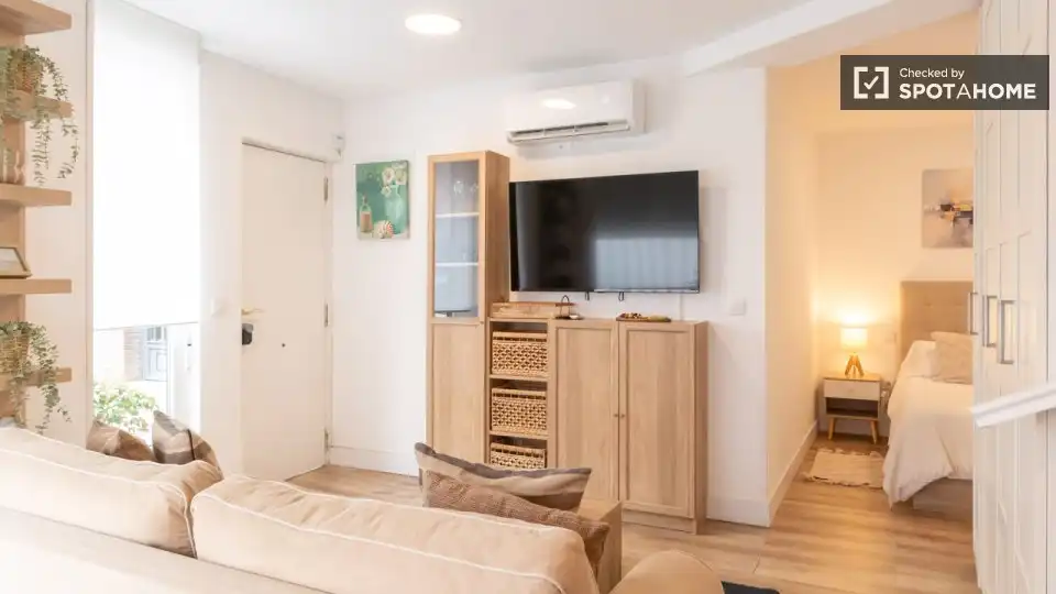 Flat for rent in Almenara -Ventilla