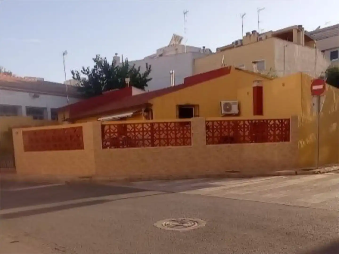 Vista exterior de Planta baixa en venda en El Campello amb Aire condicionat