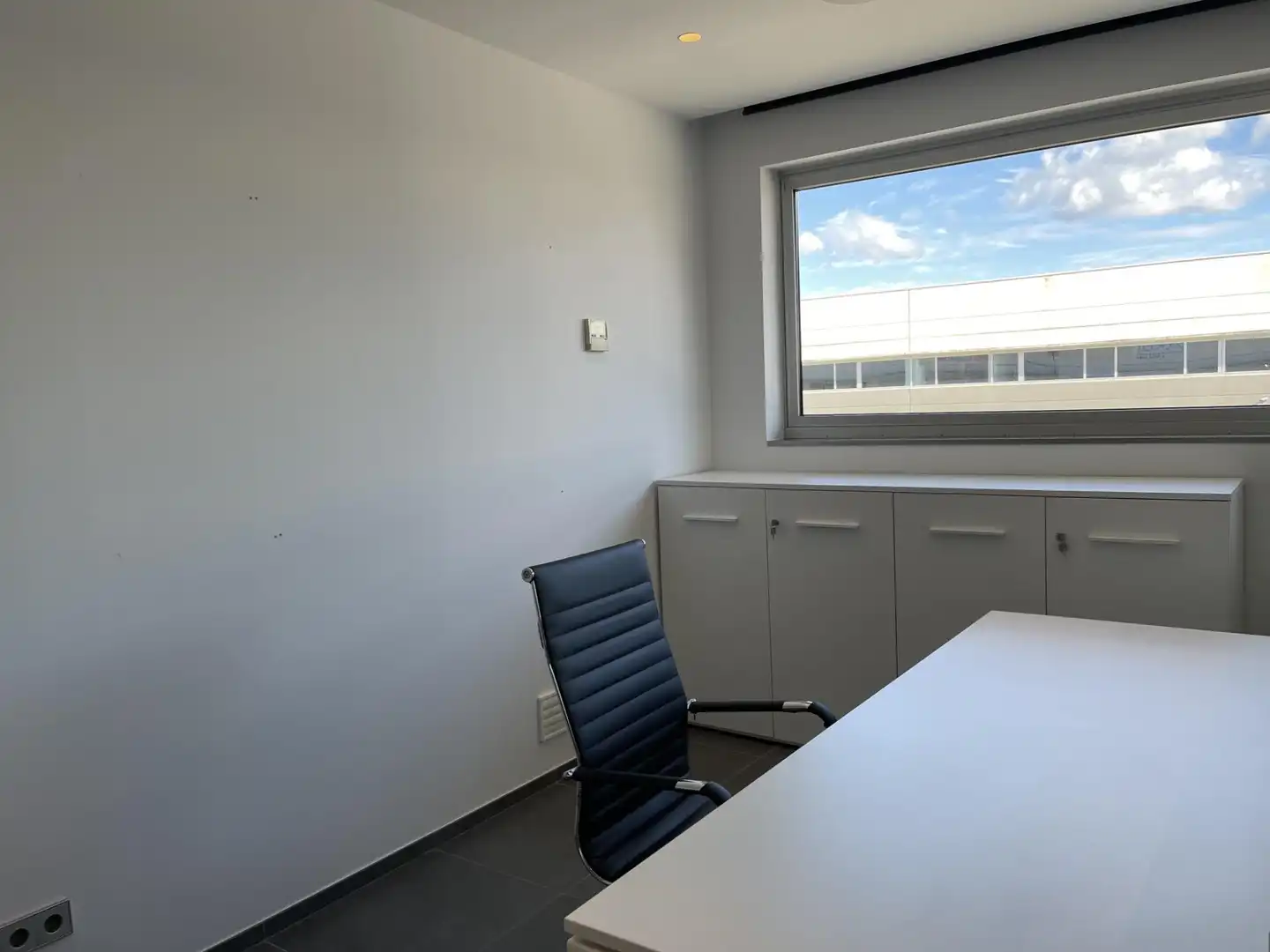 Büro zur Miete in Llinars del Vallès mit Klimaanlage, Heizung und Möbliert