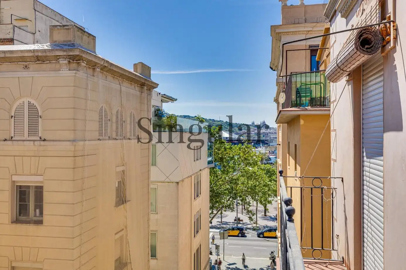 Vista exterior de Piso en venta en Barcelona con Balcón