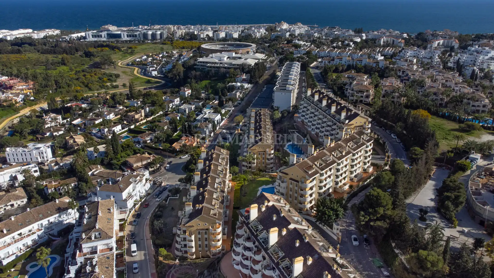 Vista exterior de Apartamento en venta en Marbella con Aire acondicionado, Terraza y Piscina