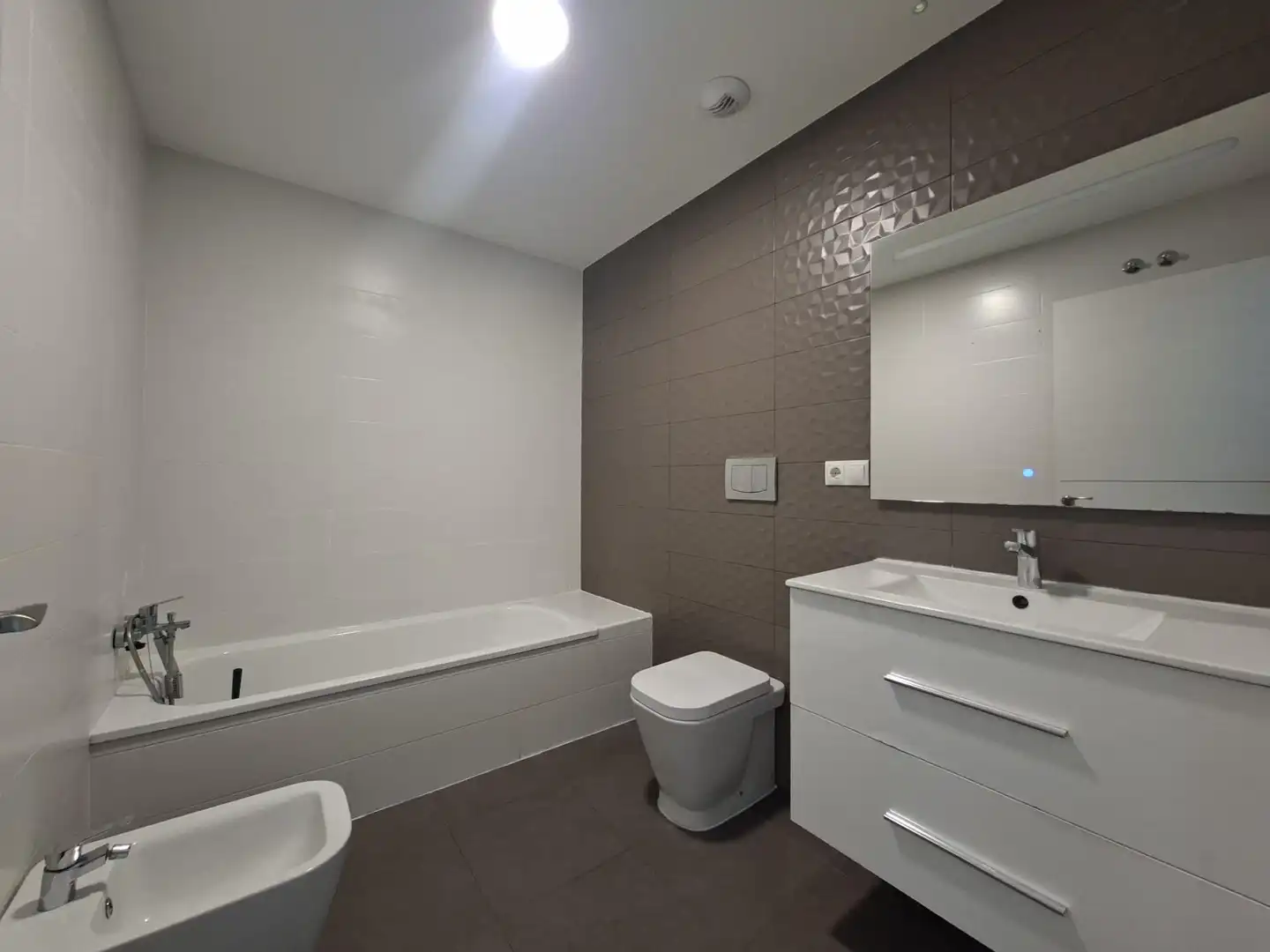 Baño de Ático de alquiler en Aldaia con Aire acondicionado, Parquet y Terraza