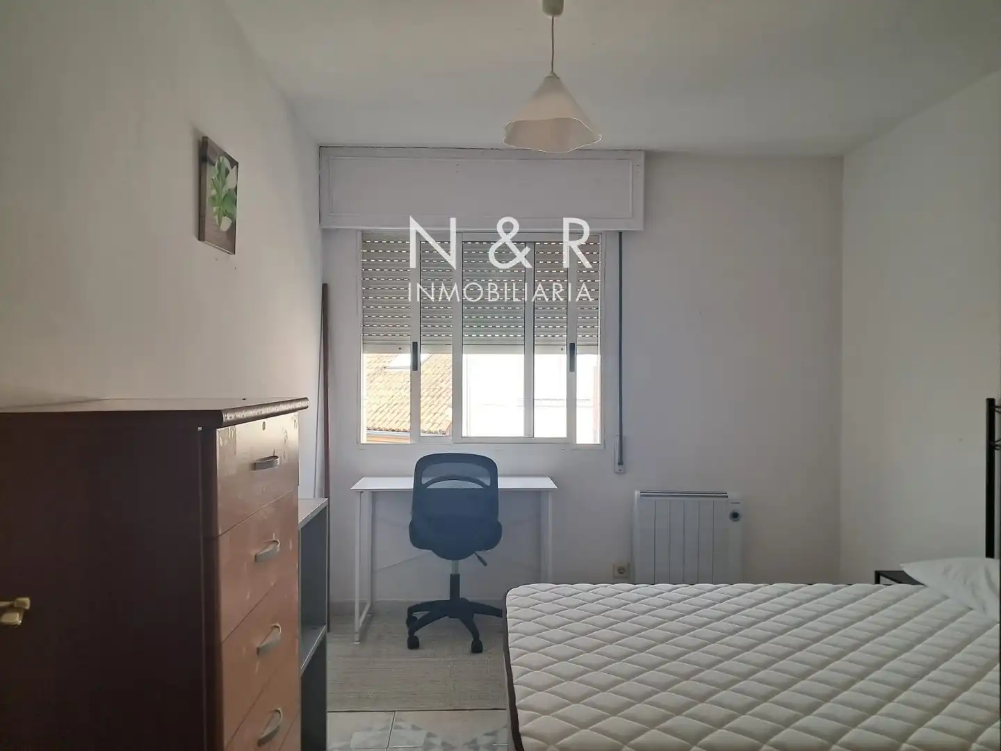 Bedroom of Flat for rent in Santiago de Compostela   with Heating and Furnished