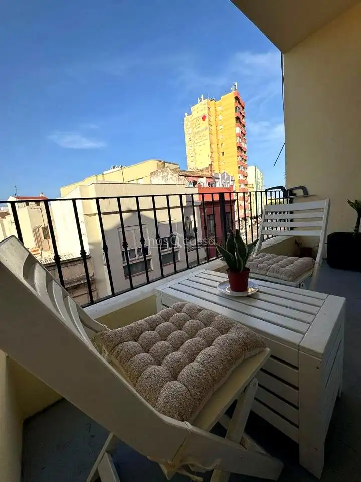 Terraza de Piso de alquiler en La Línea de la Concepción con Amueblado