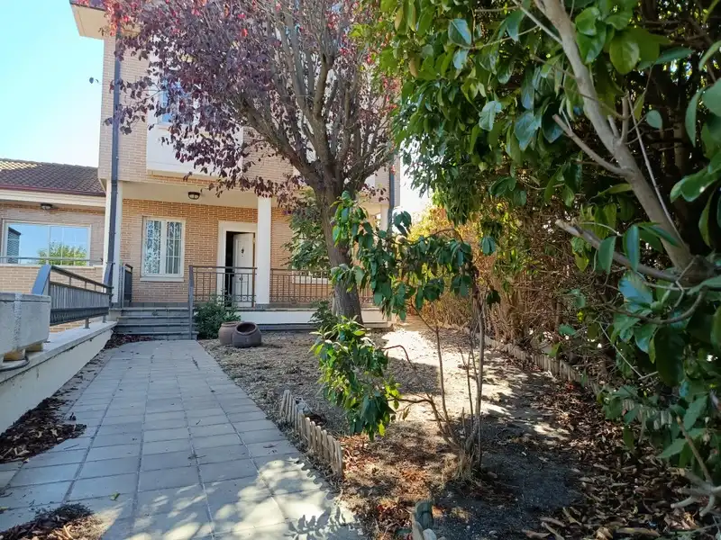 Semi-detached house with pool for sale in Simancas, imagen 19