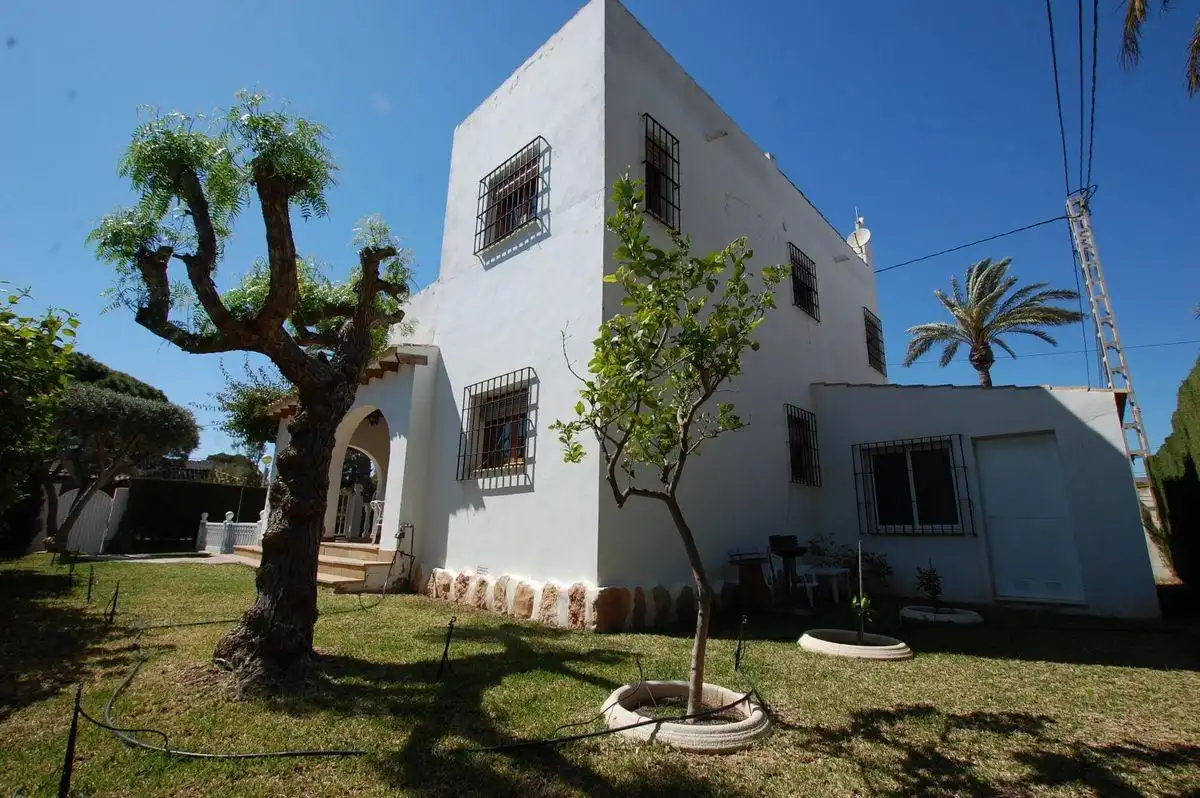 Houses for sale in Cabo Roig