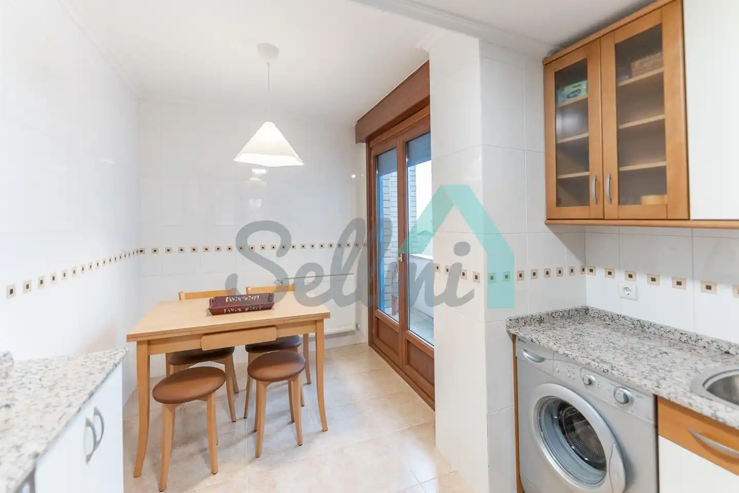 Cocina de Piso de alquiler en Oviedo  con Calefacción, Parquet y Terraza