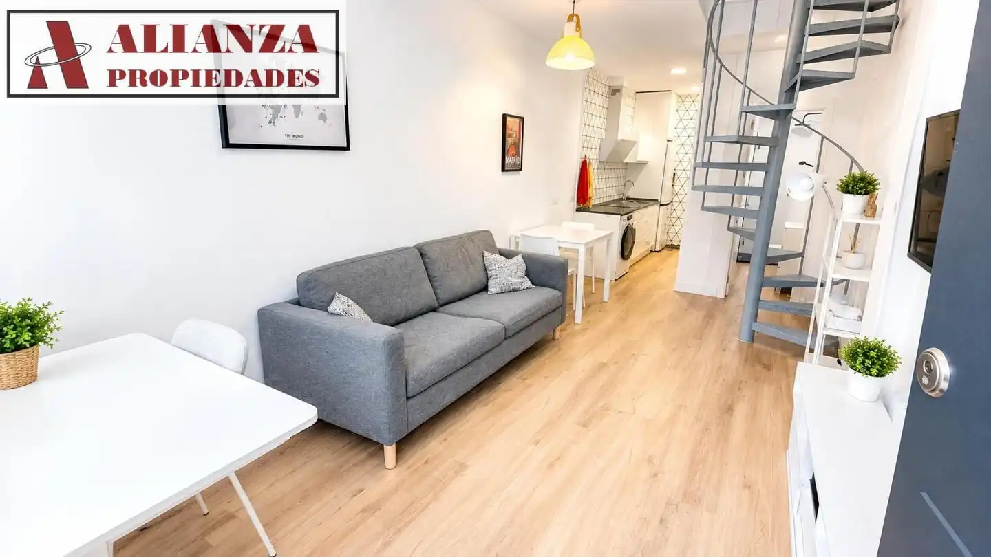 Living room of Study for rent in Málaga  with Air Conditioner