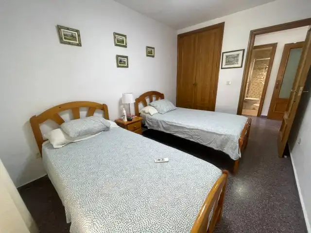 Habitación de Apartamento de alquiler en Alicante / Alacant con Terraza, Amueblado y Piscina comunitaria