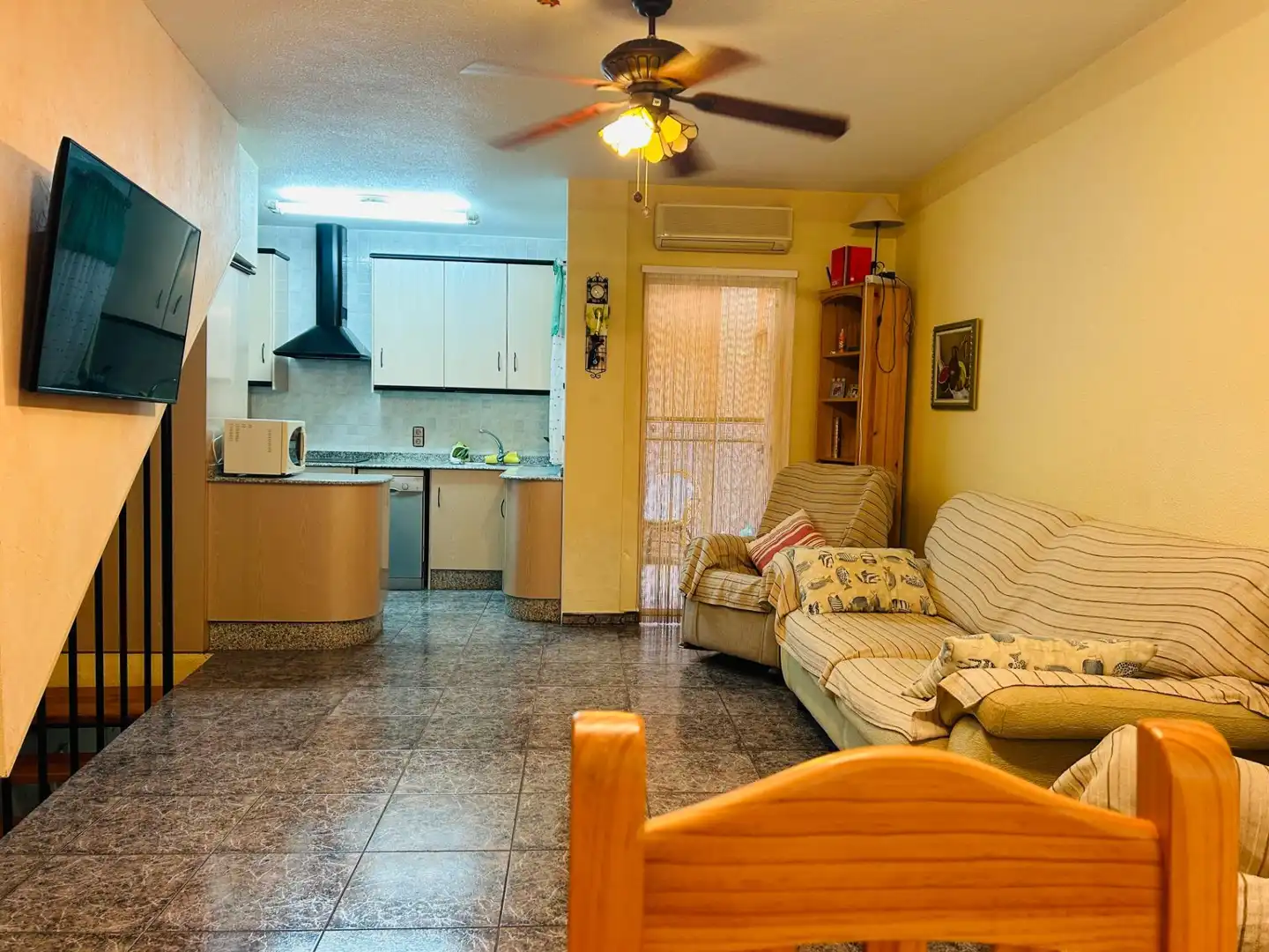 Sala d'estar de Casa o xalet en venda en Los Alcázares amb Aire condicionat, Terrassa i Moblat