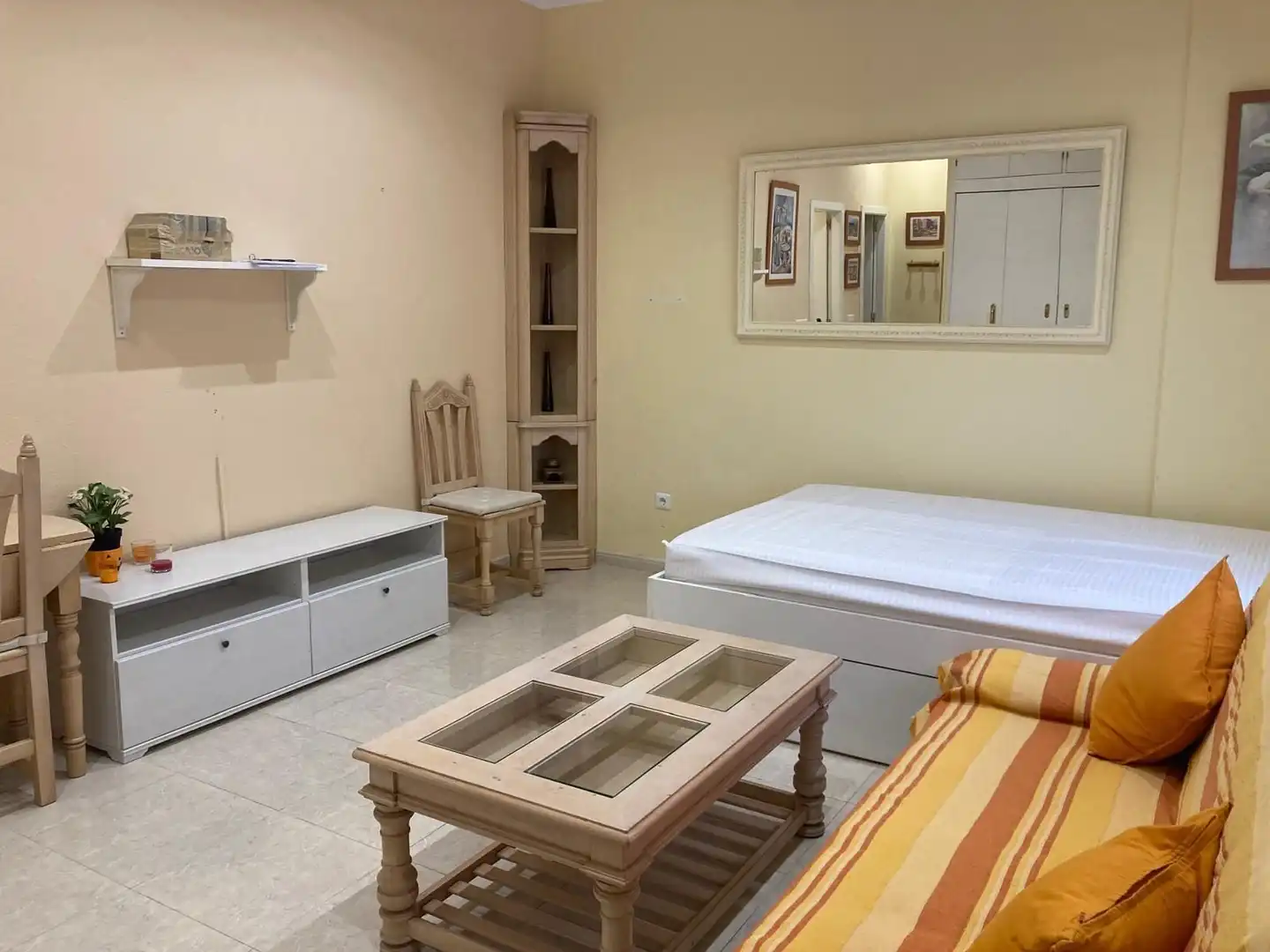 Habitación de Estudio de alquiler en Benalmádena con Piscina comunitaria