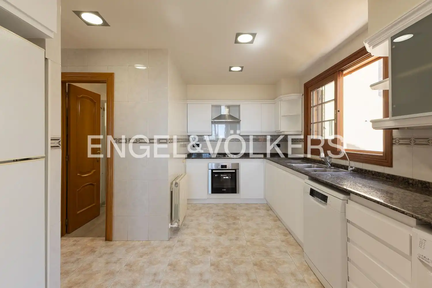 Cocina de Casa o chalet de alquiler en La Pobla de Farnals con Aire acondicionado, Calefacción y Jardín privado