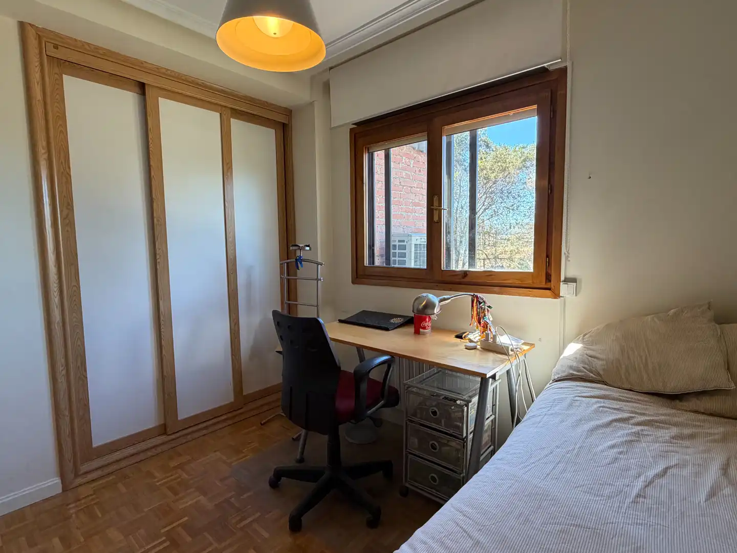Habitación de Casa adosada en venta en Guadalajara con Calefacción