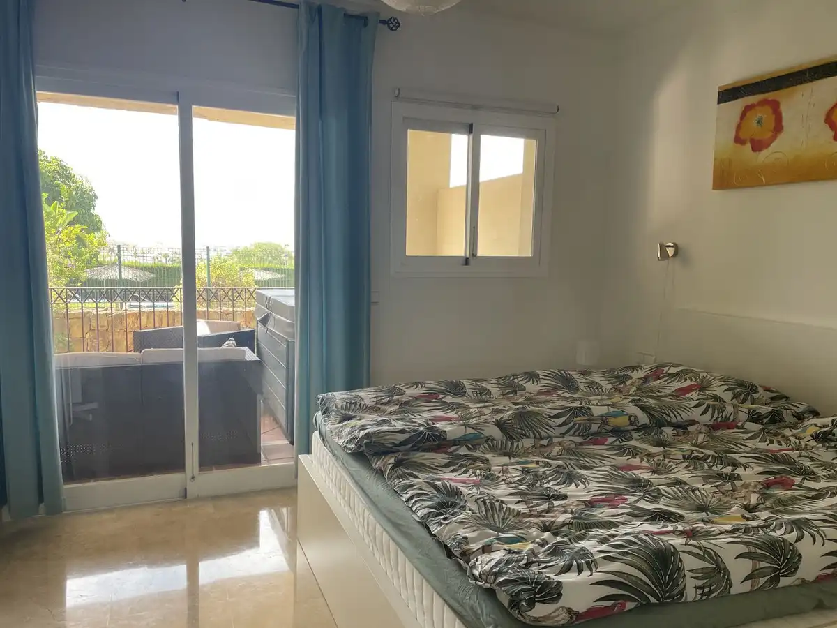 Habitación de Piso en venta en Estepona con Terraza y Piscina