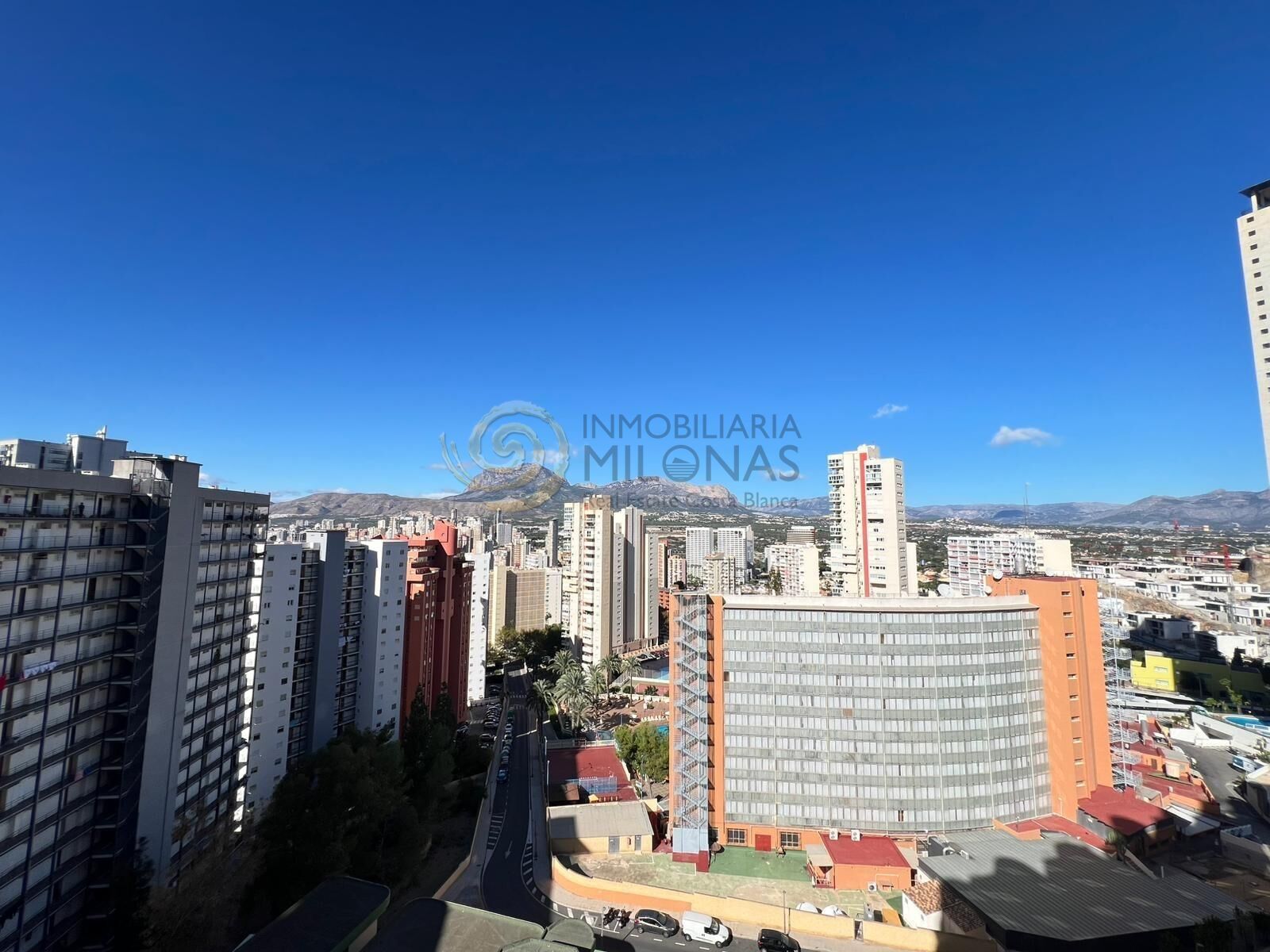Vista exterior de Apartament en venda en Benidorm amb Jardí privat, Terrassa i Piscina comunitària