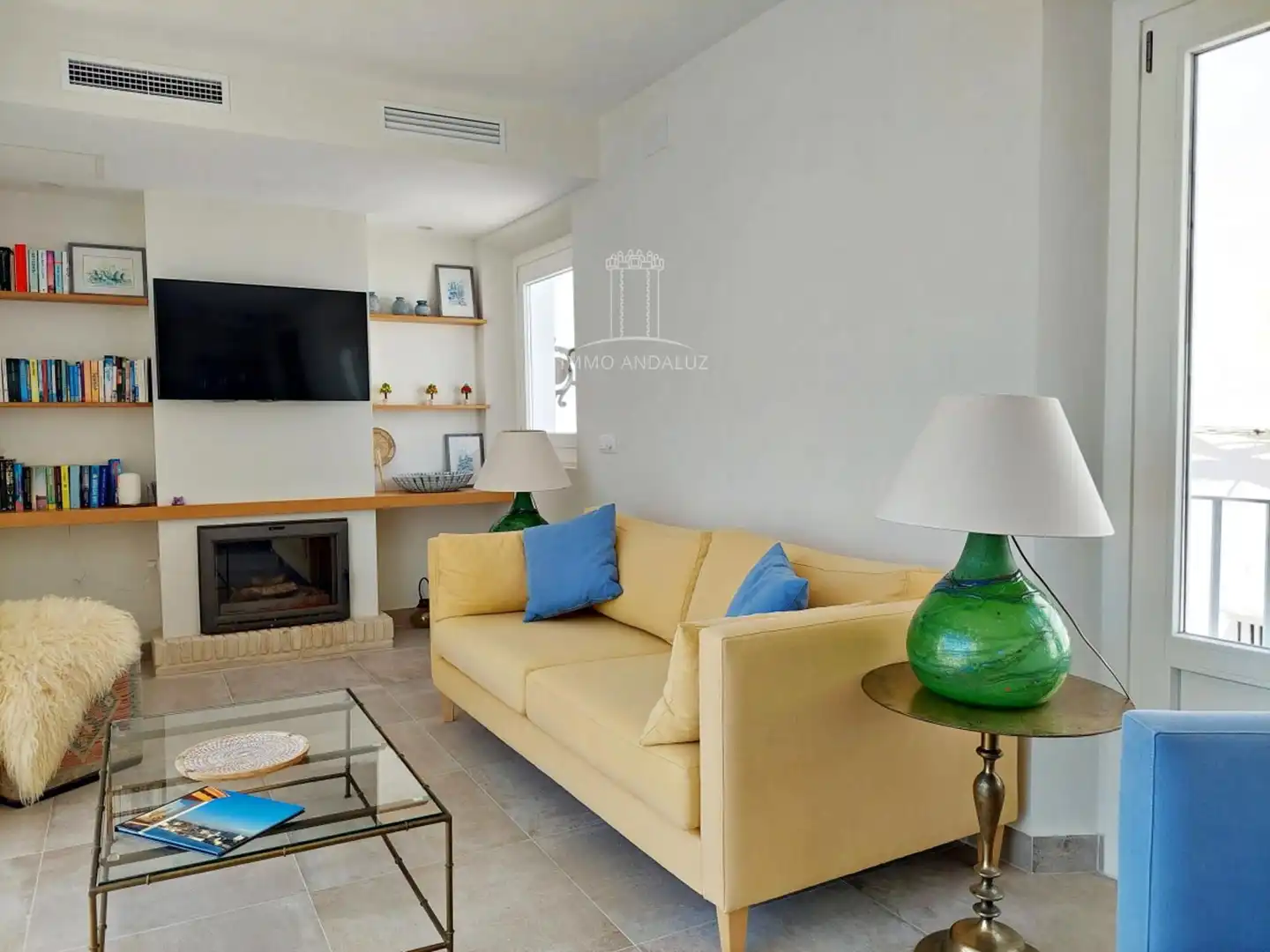 Wohnzimmer von Einfamilien-Reihenhaus zum Verkauf in Medina Sidonia mit Klimaanlage und Heizung