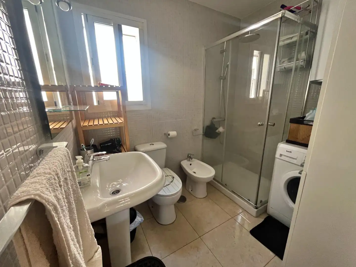 Badezimmer von Wohnung zum Verkauf in Málaga mit Klimaanlage und Möbliert