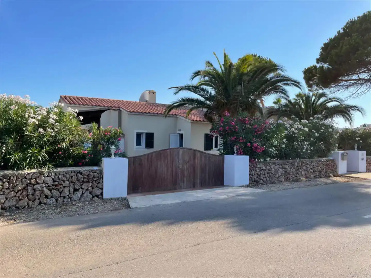 Vista exterior de Casa o chalet en venta en Sant Lluís con Piscina