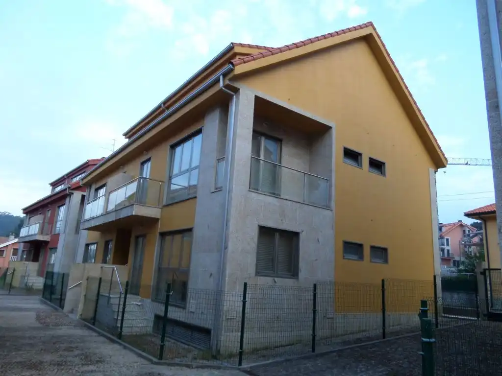 Vista exterior de Garatge en venda en Ribeira