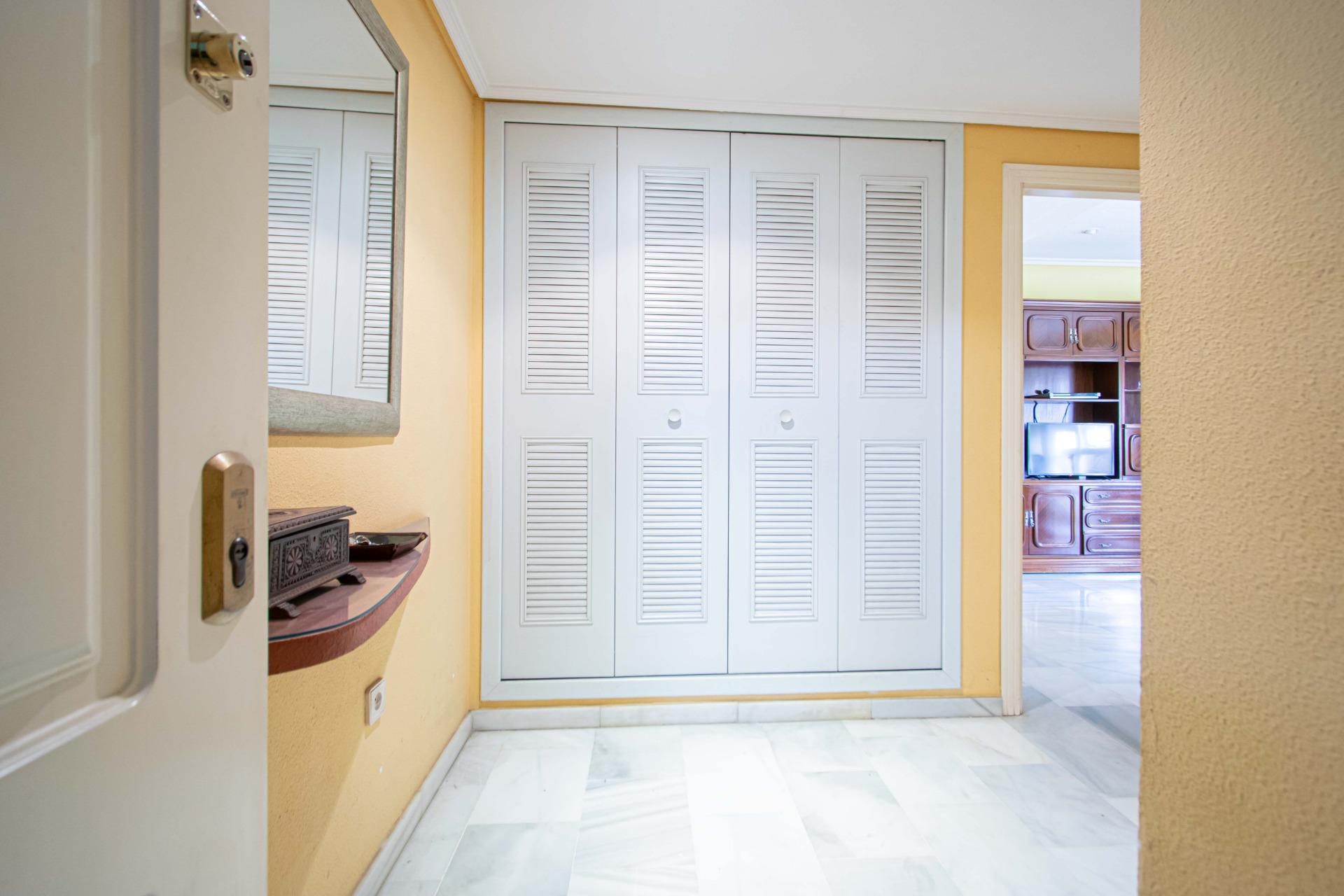 Wohnung zum Verkauf in  Sevilla Capital mit Klimaanlage, Terrasse und Balkon