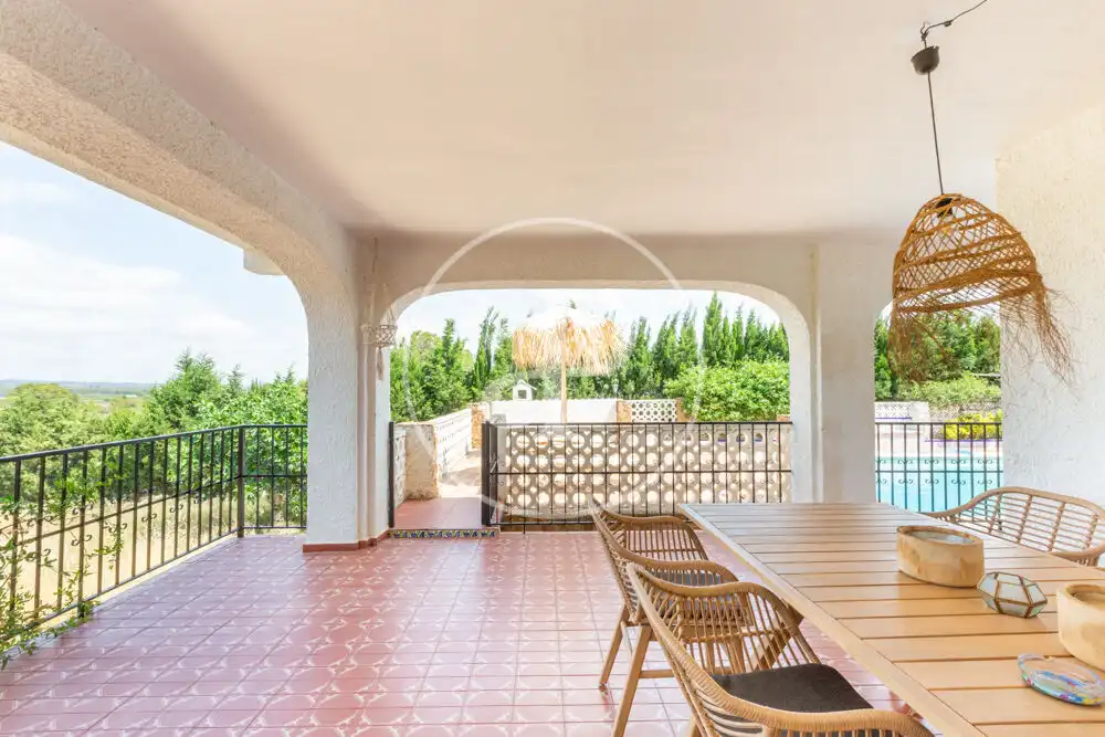 Terrassa de Casa o xalet en venda en La Pobla de Vallbona amb Aire condicionat, Calefacció i Jardí privat
