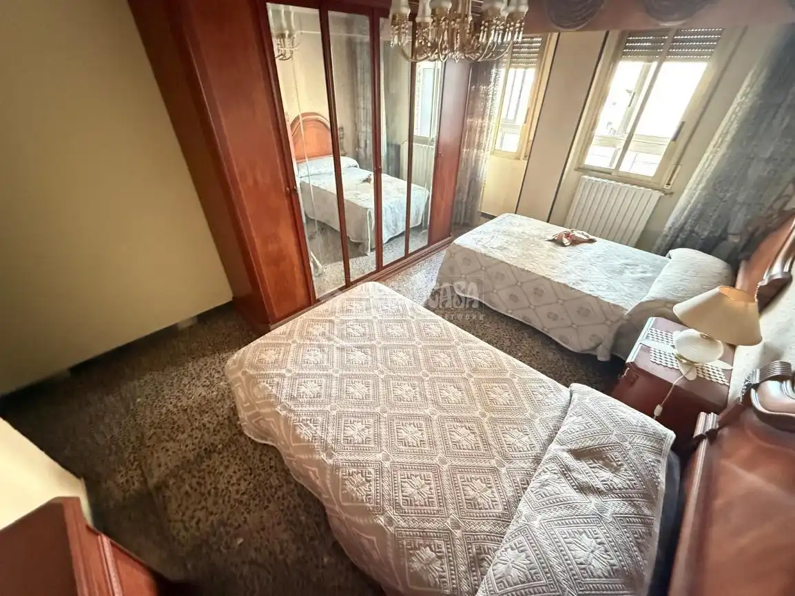 Bedroom of Flat for sale in Zaragoza  with Heating, Storage room and Furnished