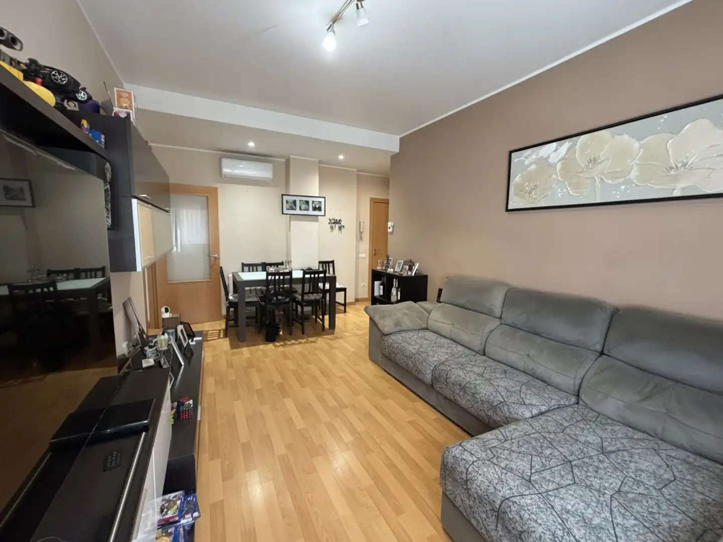 Wohnzimmer von Wohnung zum Verkauf in Sant Feliu de Codines mit Klimaanlage, Heizung und Parkett