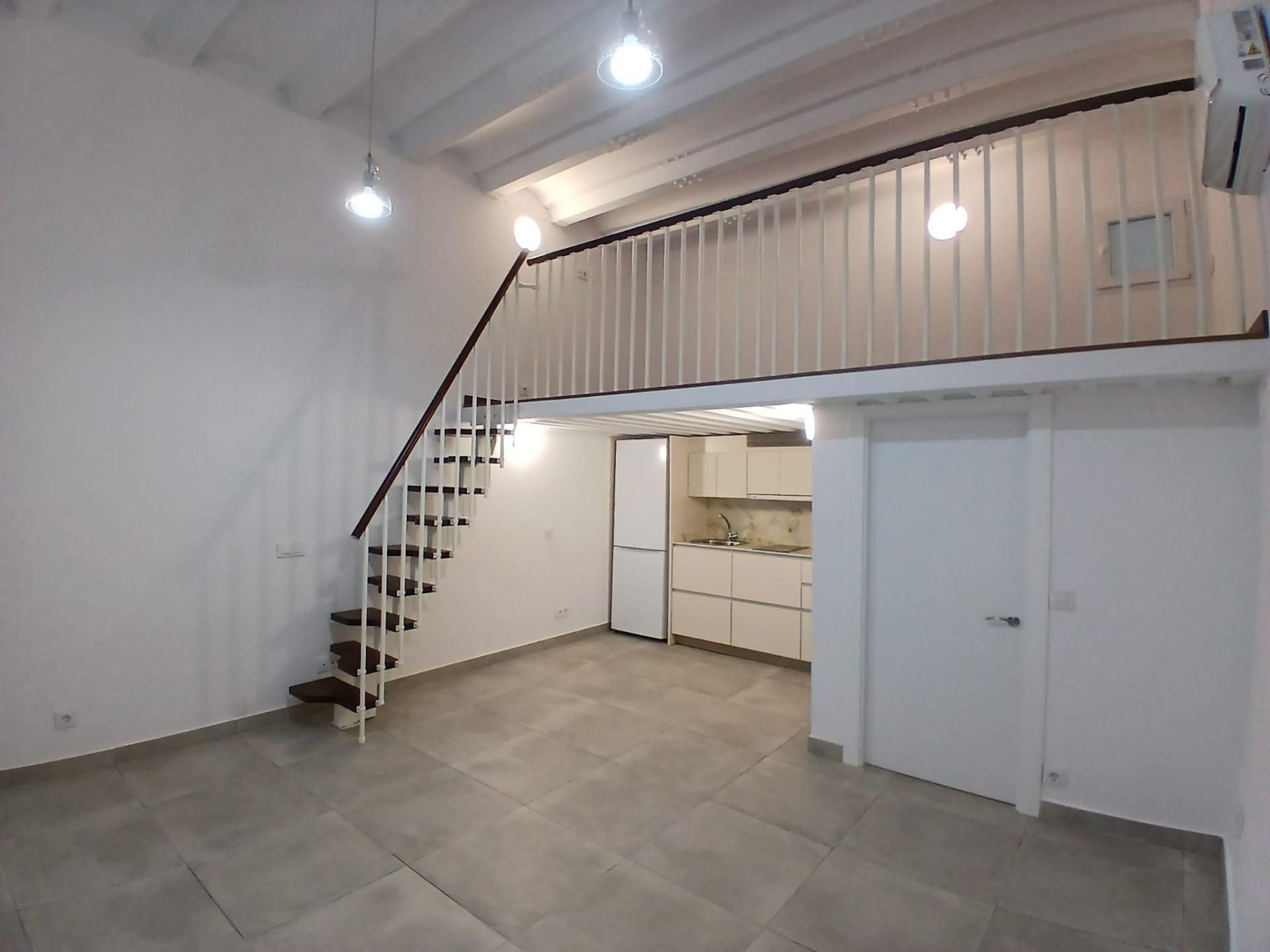 Flat for sale in Sants-Badal