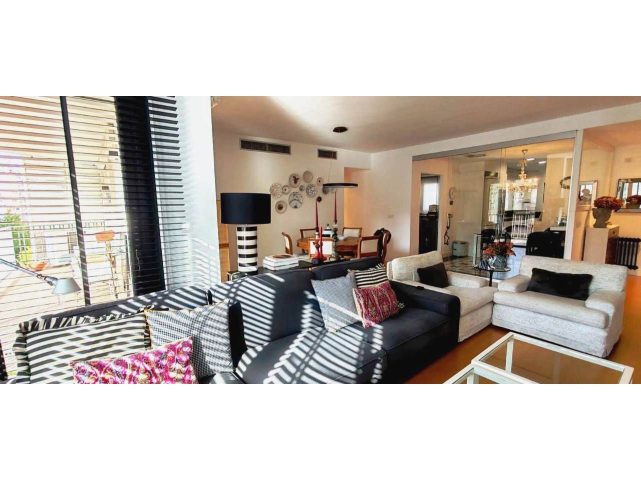 Sala d'estar de Pis en venda en Girona Capital amb Aire condicionat, Parquet i Terrassa