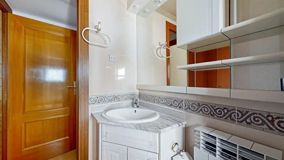 Badezimmer von Wohnung zum Verkauf in Madrid mit Heizung, Terrasse und Abstellraum