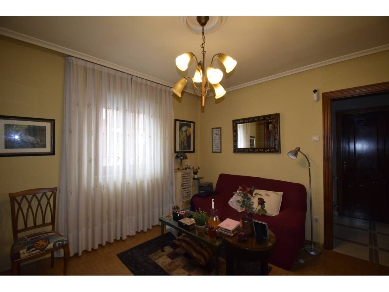 Sala de estar de Casa o chalet en venta en La Pola de Gordón  con Calefacción, Jardín privado y Parquet