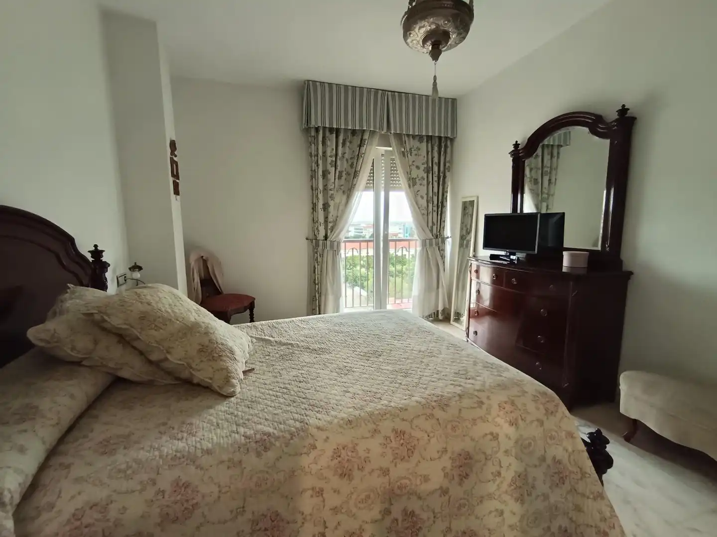Bedroom of Flat for sale in Córdoba  with Air Conditioner and Storage room