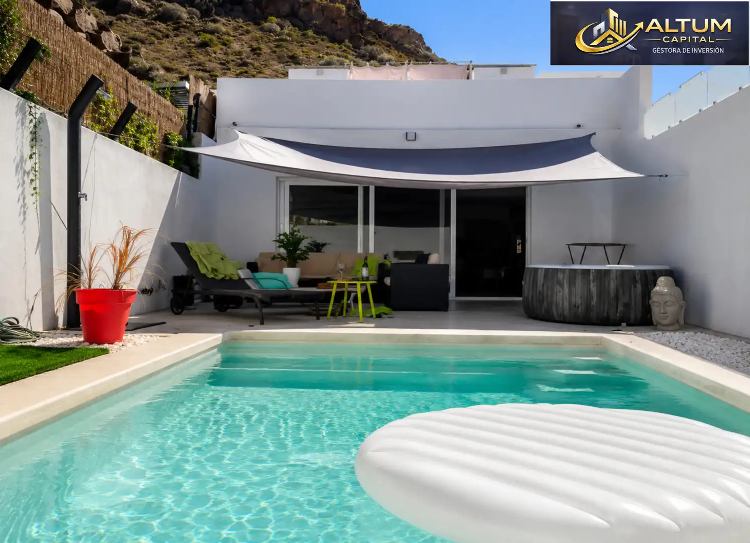 Detached house with pool for sale in Calle Castilla, imagen 4
