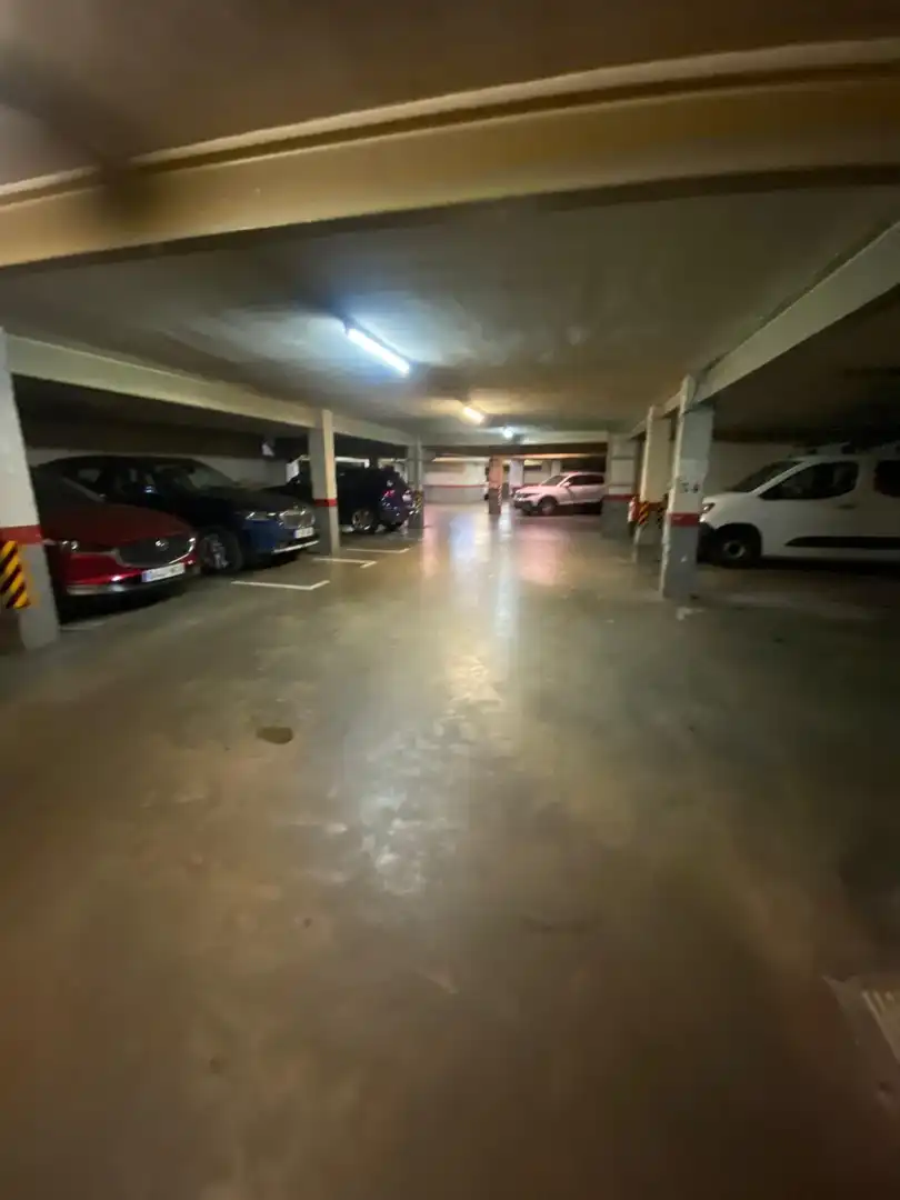 Garage for rent in Girona, Girona