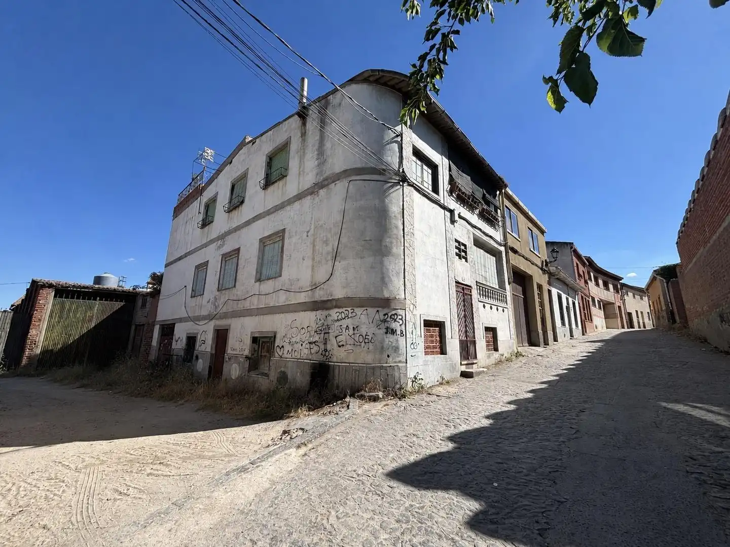 Vista exterior de Casa o chalet en venta en Arévalo con Calefacción, Terraza y Amueblado