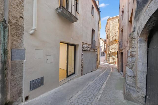 Casa adosada en Venta en  Carrer de la Sabateria, 7 en Peralada
