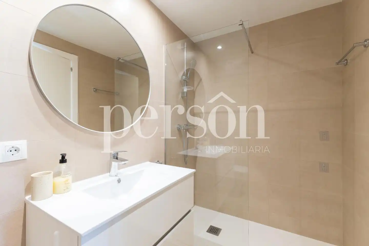 Bathroom of Flat for rent in Dénia  with Air Conditioner, Terrace and Storage room
