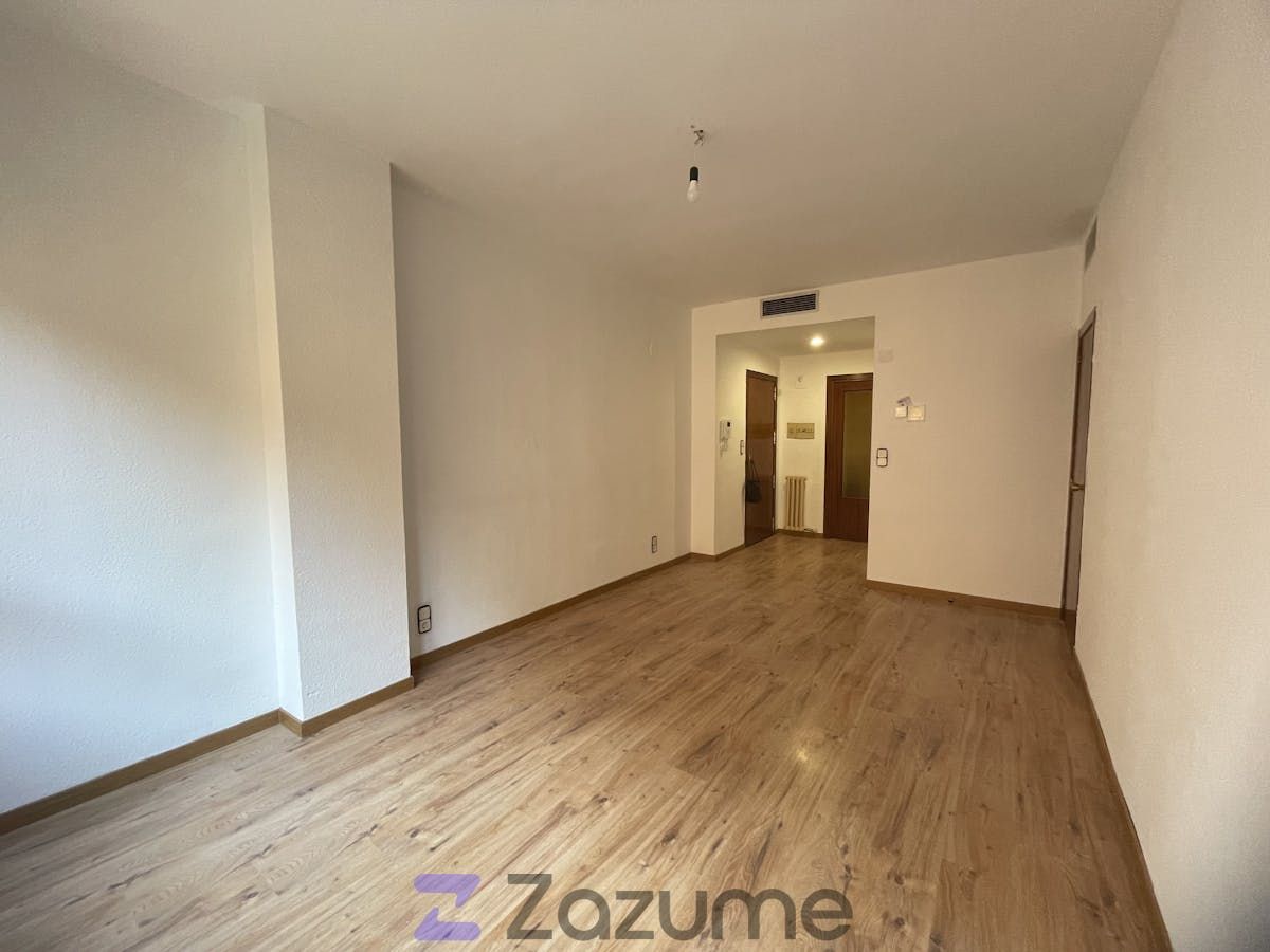 Living room of Flat for rent in  Zaragoza Capital  with Air Conditioner, Heating and Terrace