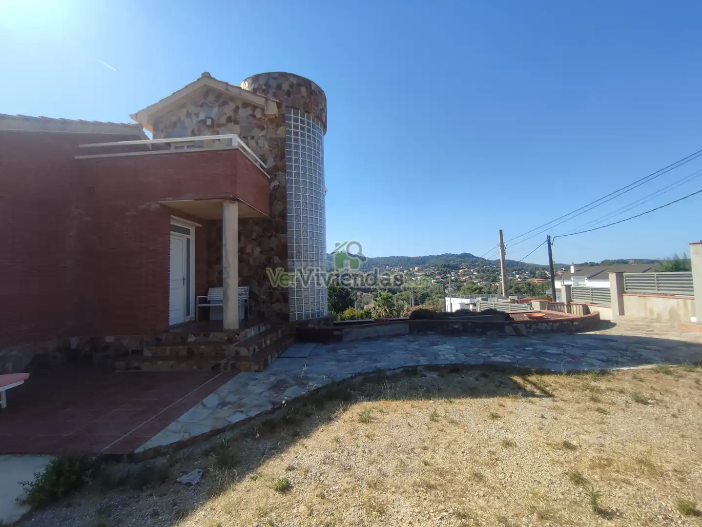 Vista exterior de Casa o xalet en venda en Vallirana amb Calefacció, Jardí privat i Terrassa