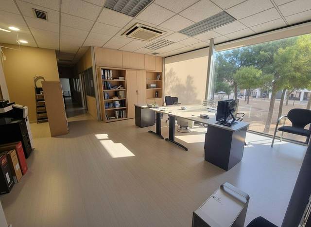 Local comercial en Alquiler en de Berruguete, 50 en La Vall d'Hebron