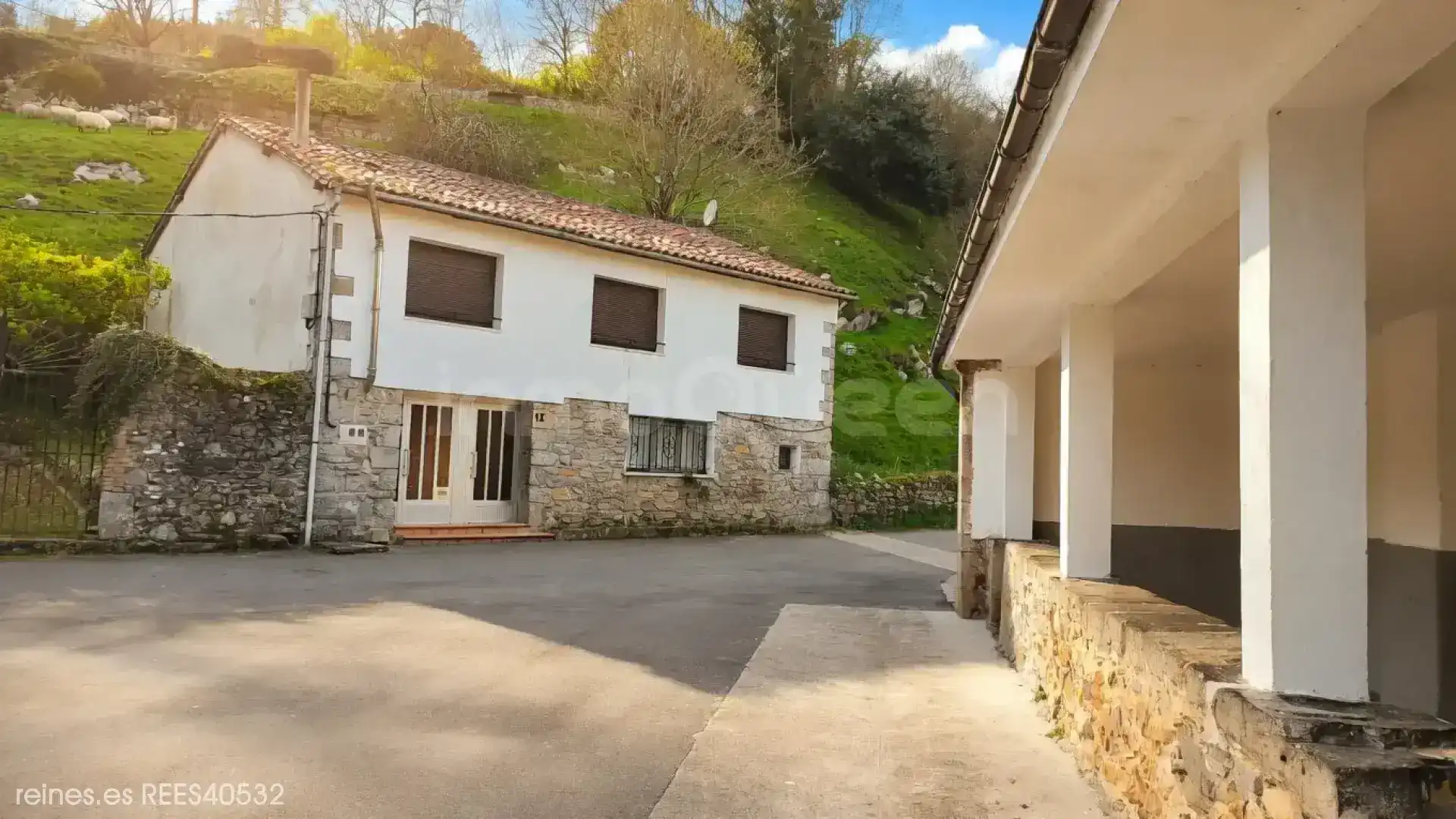 Exterior view of Houses for sale in Llanes  with Heating and Furnished
